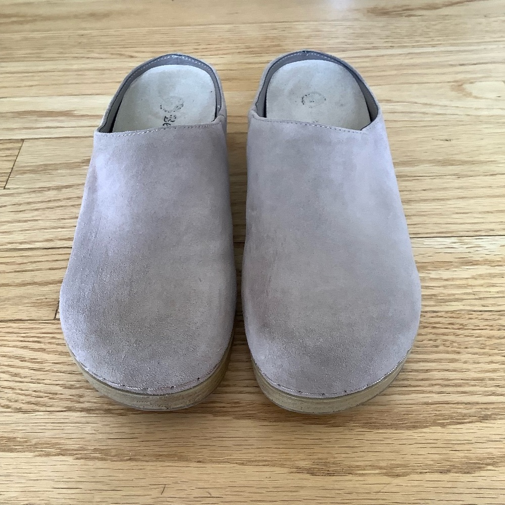 Bella Vita Tan Suede Motto Clogs / Mules - Size 6.5